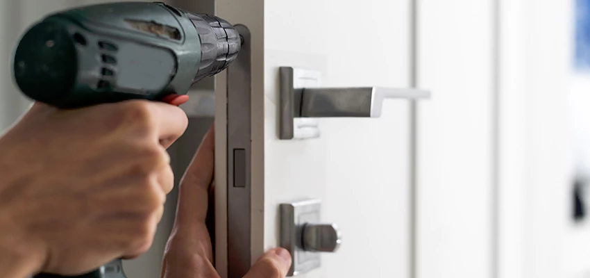 Locksmith For Lock Replacement Near Me in Compton, CA