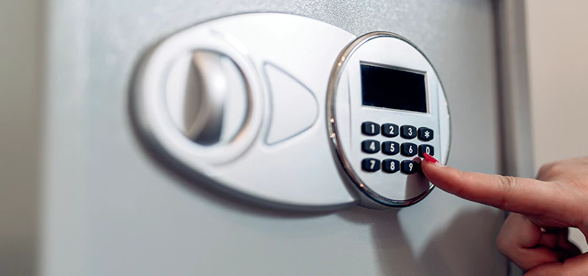 Jewelry Safe Cracking in Compton, California